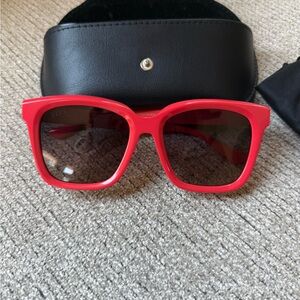 DIFF Meredith Polarized Red Sunglasses.NWOT. Never Worn.Hard case/soft case